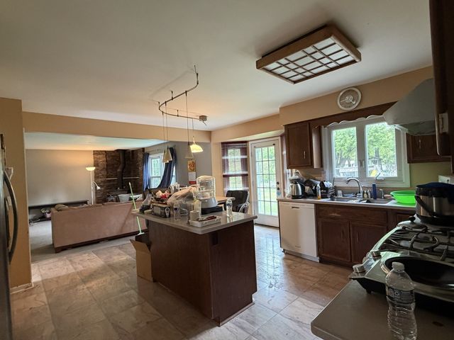 29w026 103rd Street, Naperville, IL 60564