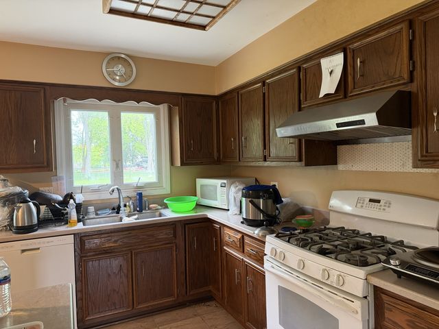 29w026 103rd Street, Naperville, IL 60564