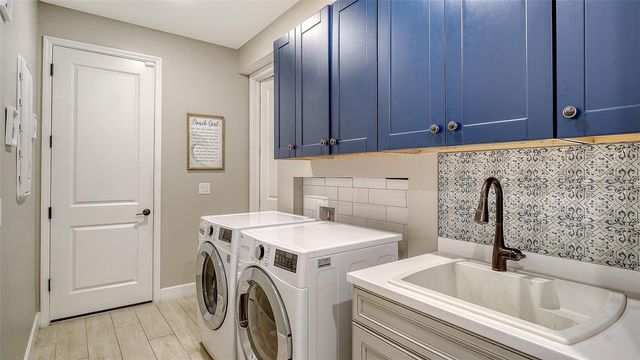 9491 TEQUILA SUNRISE DRIVE, Sarasota, FL 34241