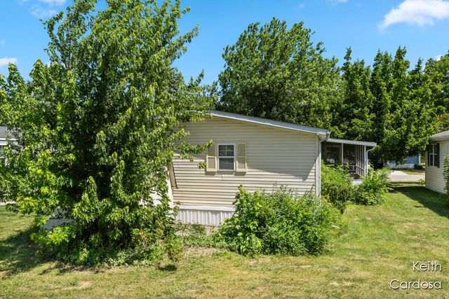 6633 Millstone Drive SE, Caledonia, MI 49316