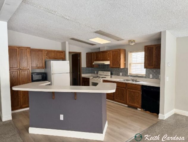 6633 Millstone Drive SE, Caledonia, MI 49316