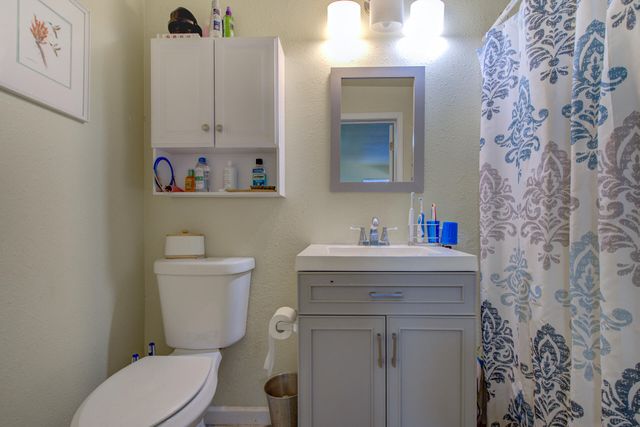 141 Glen Road, Weaverville, CA 96093
