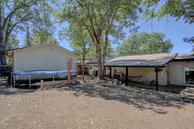141 Glen Road, Weaverville, CA 96093