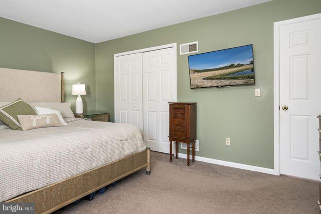 2960 ASTER LN, Lititz, PA 17543