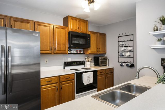 2960 ASTER LN, Lititz, PA 17543