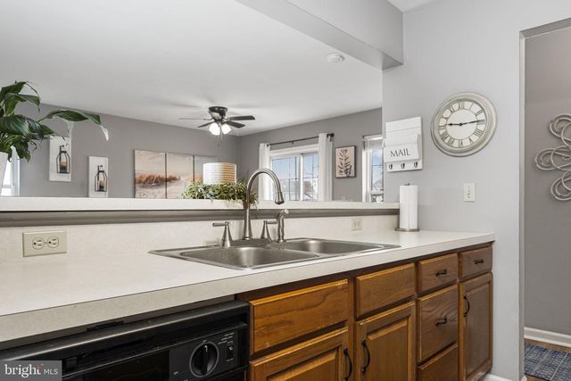 2960 ASTER LN, Lititz, PA 17543