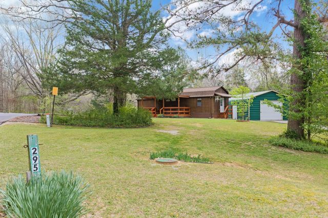 295 KAY ST, Big Sandy, TN 38221