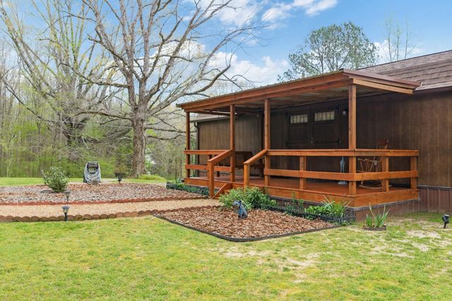 295 KAY ST, Big Sandy, TN 38221