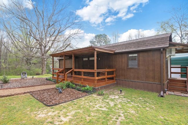 295 KAY ST, Big Sandy, TN 38221