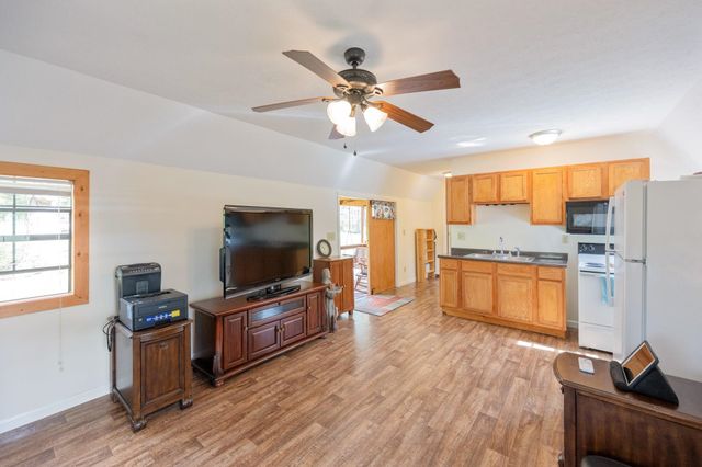 295 KAY ST, Big Sandy, TN 38221