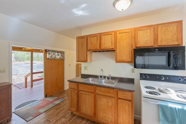 295 KAY ST, Big Sandy, TN 38221