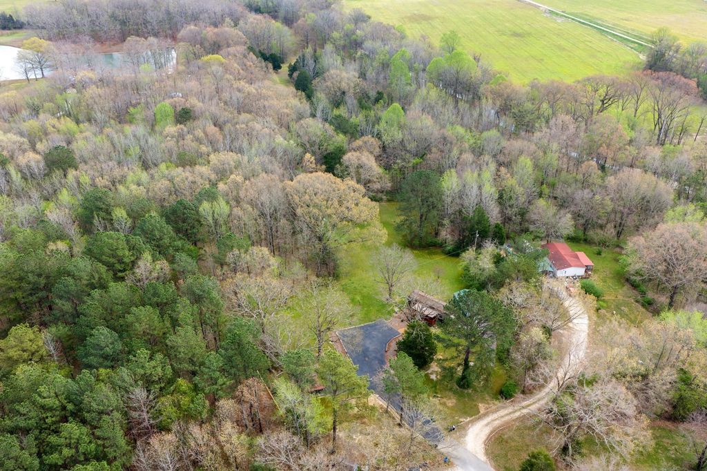 295 KAY ST, Big Sandy, TN 38221