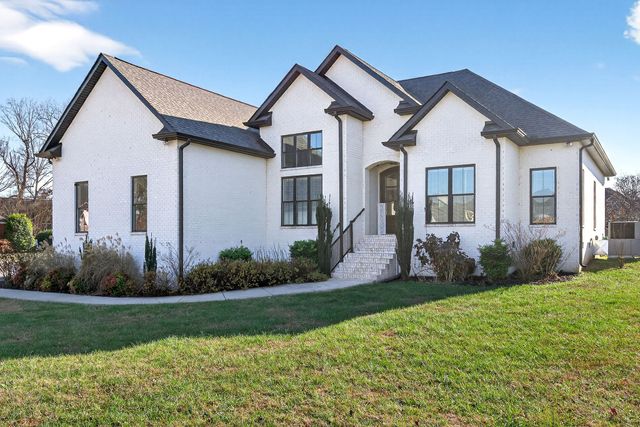 245 Saint Andrews Ct, Mcminnville, TN 37110