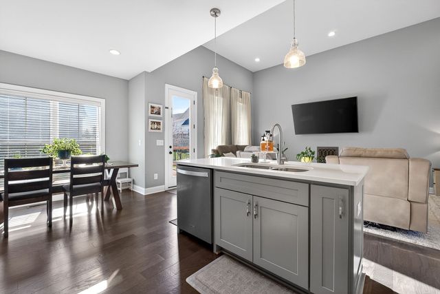 245 Saint Andrews Ct, Mcminnville, TN 37110