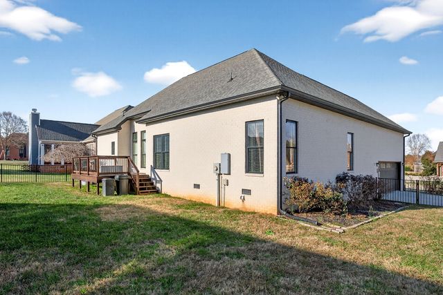 245 Saint Andrews Ct, Mcminnville, TN 37110