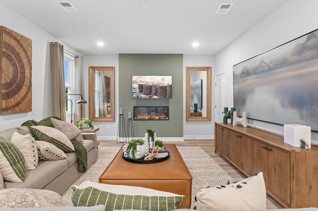 233 West Millbrook Drive, Spring Hill, TN 37174