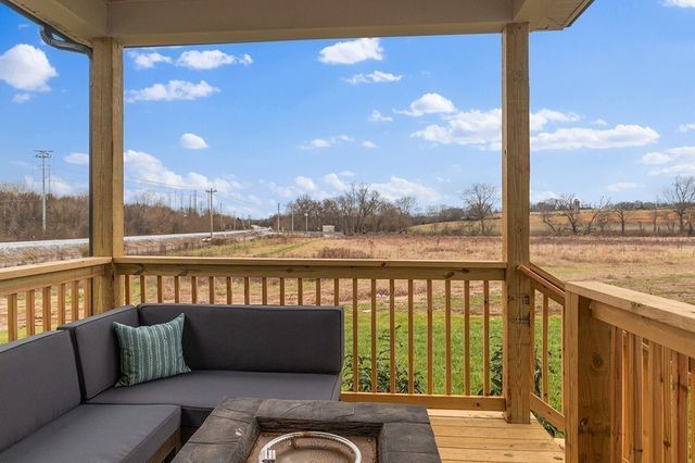 233 West Millbrook Drive, Spring Hill, TN 37174