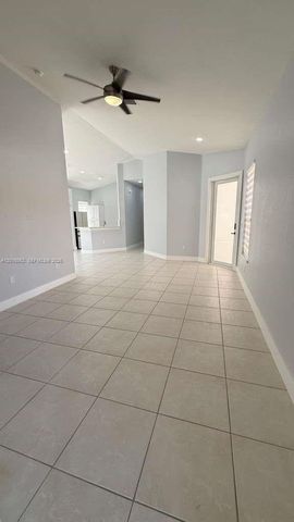 2120 NE 37th Rd 1, Homestead, FL 33033