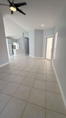 2120 NE 37th Rd 1, Homestead, FL 33033