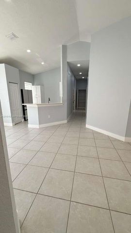 2120 NE 37th Rd 1, Homestead, FL 33033
