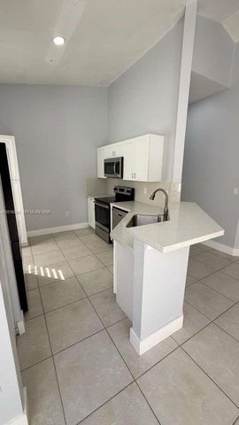 2120 NE 37th Rd 1, Homestead, FL 33033