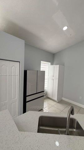 2120 NE 37th Rd 1, Homestead, FL 33033