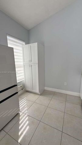 2120 NE 37th Rd 1, Homestead, FL 33033