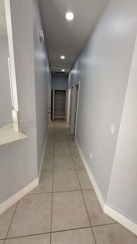 2120 NE 37th Rd 1, Homestead, FL 33033