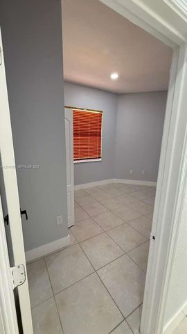 2120 NE 37th Rd 1, Homestead, FL 33033