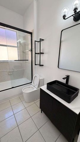 2120 NE 37th Rd 1, Homestead, FL 33033