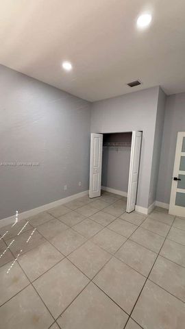 2120 NE 37th Rd 1, Homestead, FL 33033