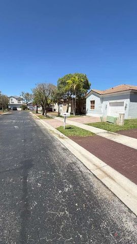 2120 NE 37th Rd 1, Homestead, FL 33033