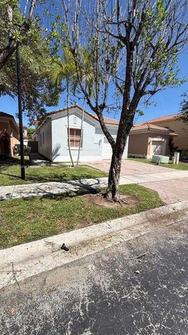 2120 NE 37th Rd 1, Homestead, FL 33033