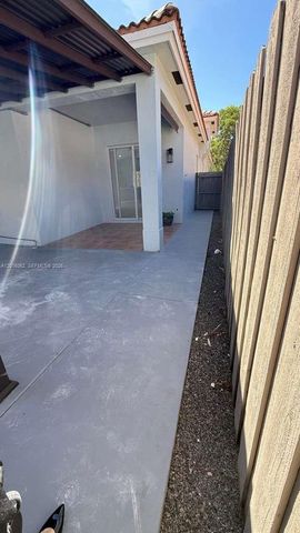 2120 NE 37th Rd 1, Homestead, FL 33033