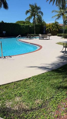 2120 NE 37th Rd 1, Homestead, FL 33033