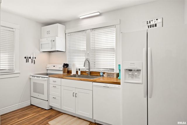 810 E SCIOTA Avenue, Peoria Heights, IL 61616