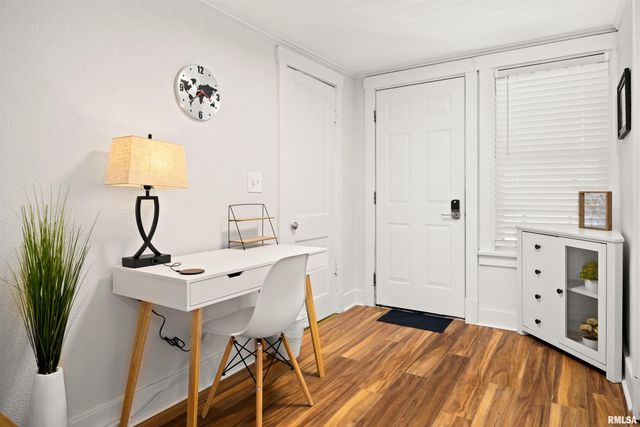 810 E SCIOTA Avenue, Peoria Heights, IL 61616