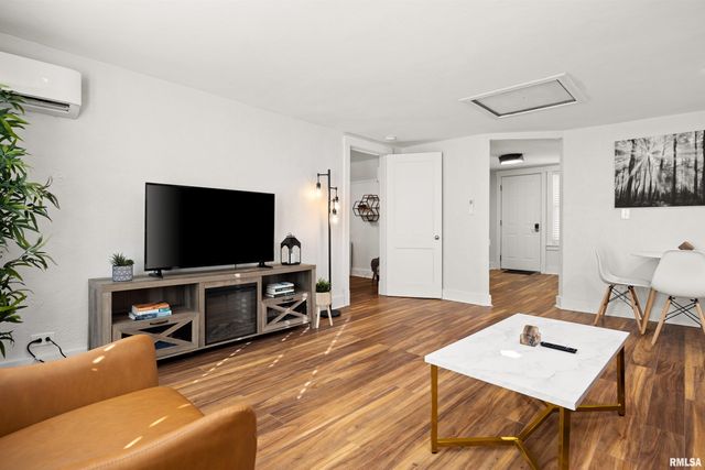 810 E SCIOTA Avenue, Peoria Heights, IL 61616