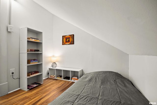 810 E SCIOTA Avenue, Peoria Heights, IL 61616