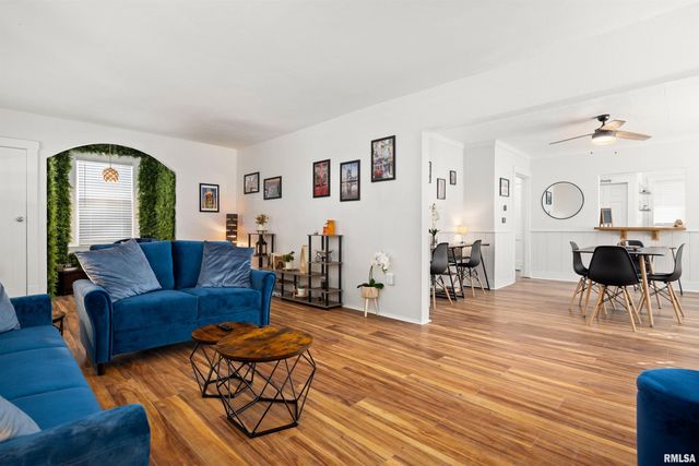 810 E SCIOTA Avenue, Peoria Heights, IL 61616