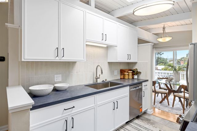 7408 Park Vista, El Cerrito, CA 94530