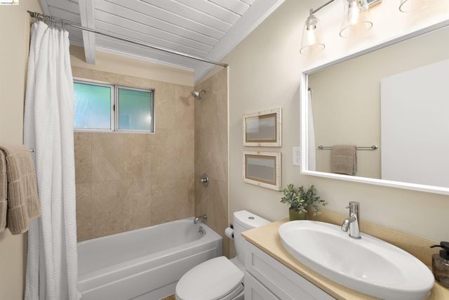 7408 Park Vista, El Cerrito, CA 94530