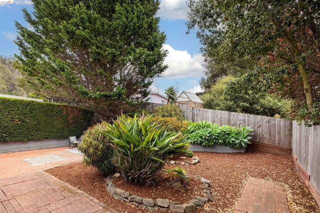 7408 Park Vista, El Cerrito, CA 94530