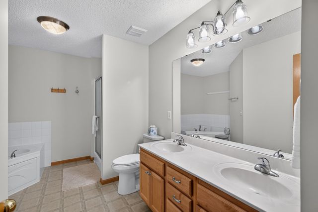 8600 Tessman Circle N, Brooklyn Park, MN 55445