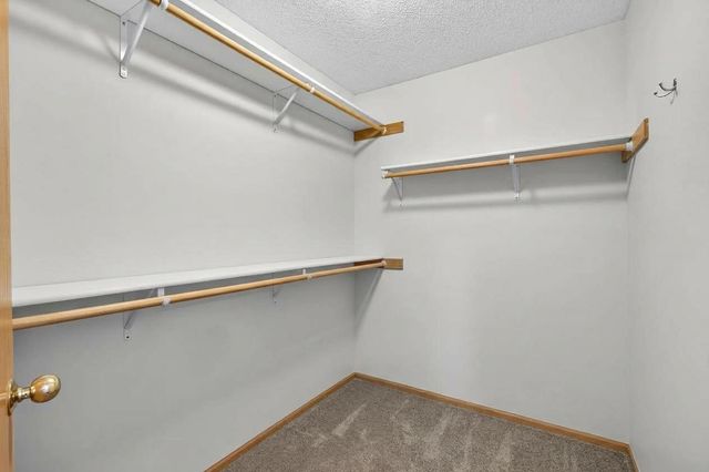 8600 Tessman Circle N, Brooklyn Park, MN 55445