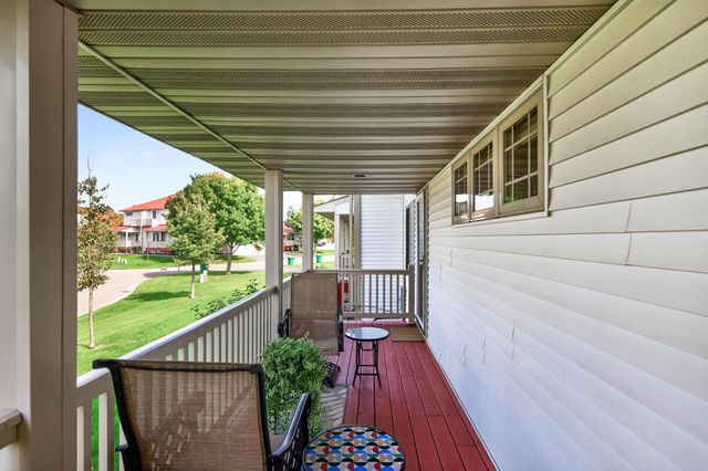 8600 Tessman Circle N, Brooklyn Park, MN 55445