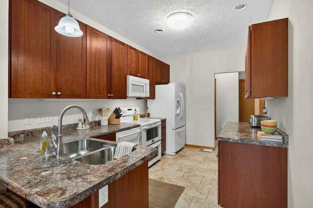 8600 Tessman Circle N, Brooklyn Park, MN 55445