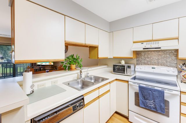 310 Westlake Court 310, Niceville, FL 32578