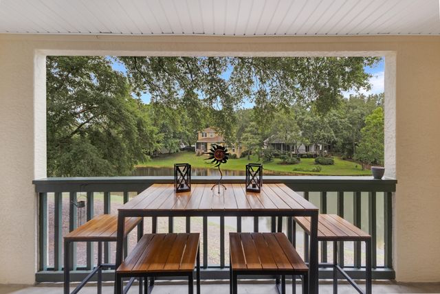 310 Westlake Court 310, Niceville, FL 32578