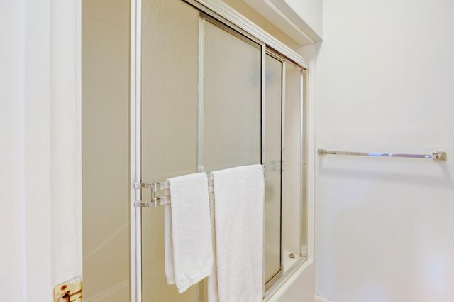 310 Westlake Court 310, Niceville, FL 32578